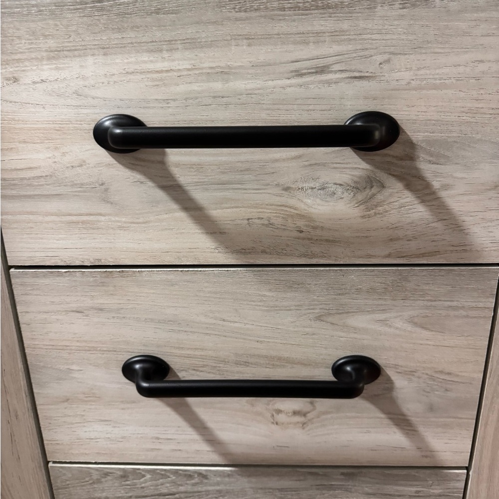 💕 🆕 Bundle of 7 modern black quality plastic cabinet or dresser door pulls
